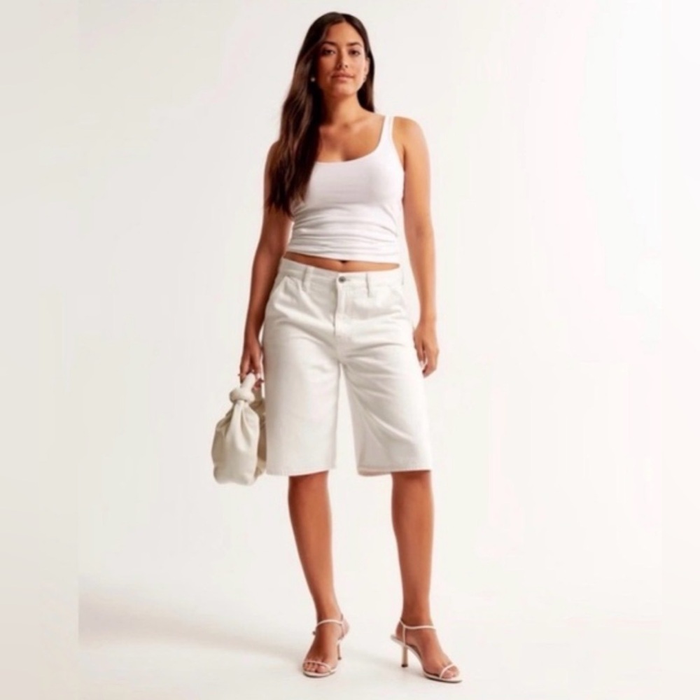 NWT Abercrombie & Fitch The Slouchy Short Size 25/0 Curve Love Mid Rise